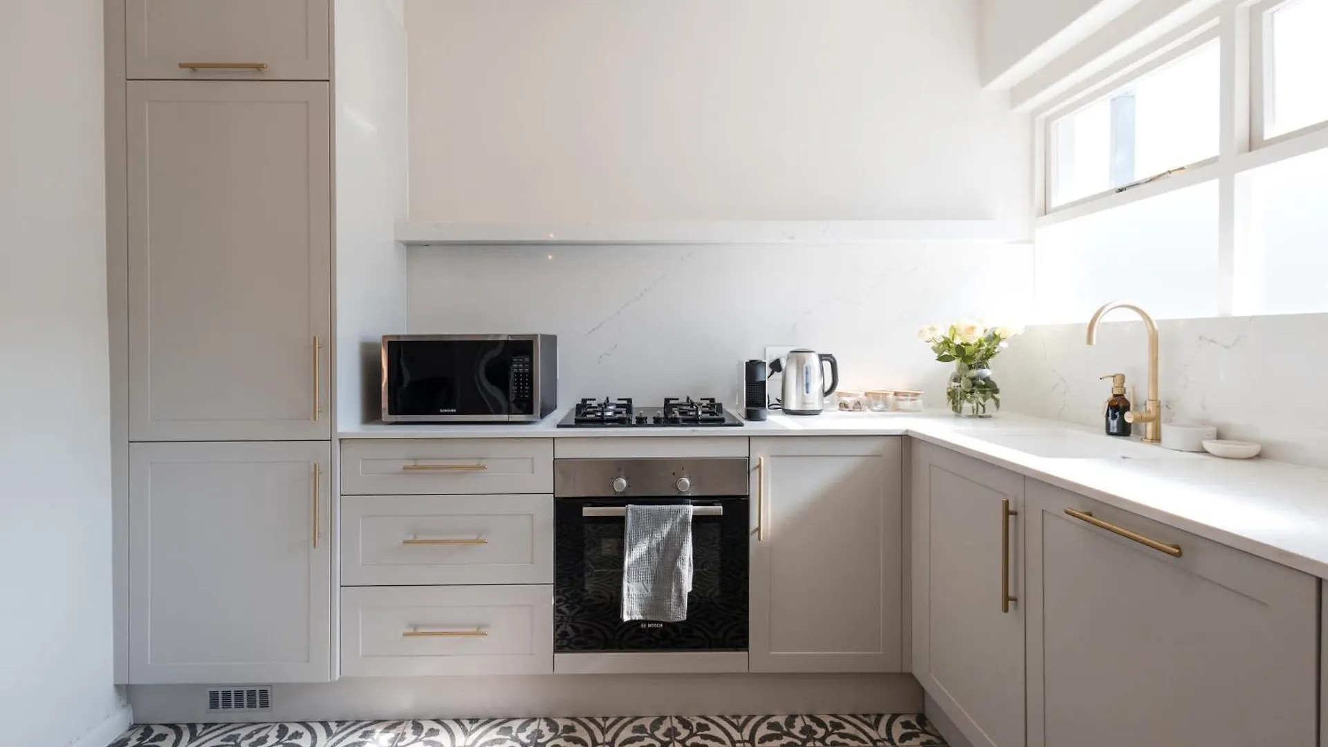 Apartment 201 Cascades L 2 Bed Flat In Prime Green Point Cape Town