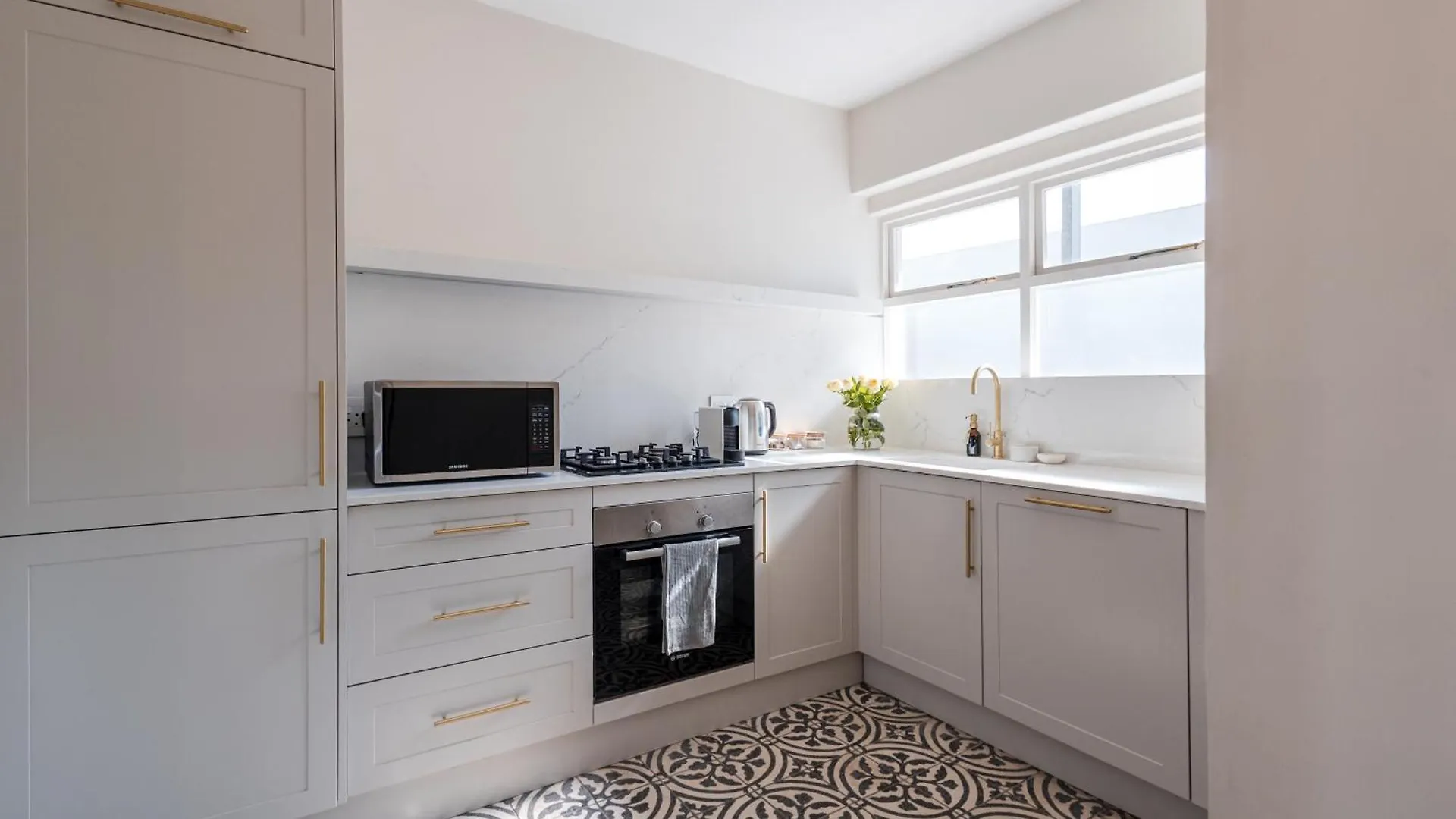 201 Cascades L 2 Bed Flat In Prime Green Point Cape Town Apartment