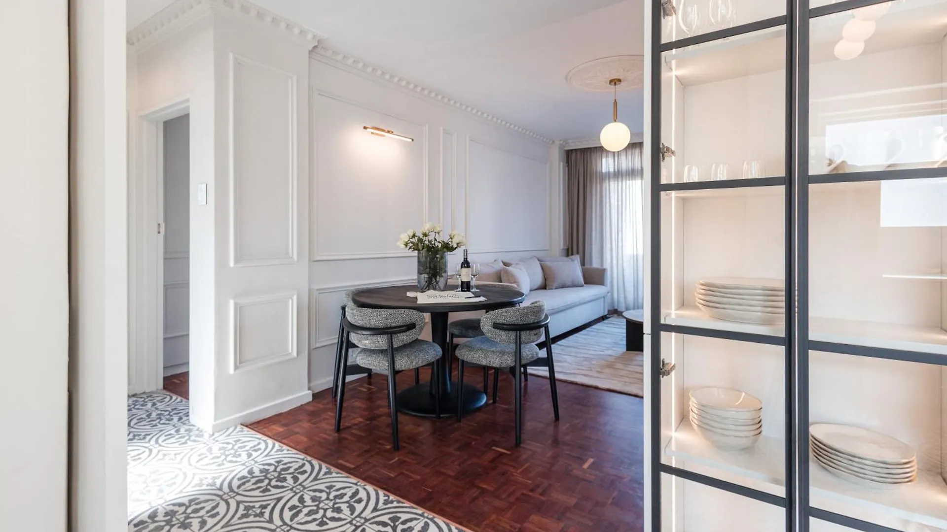 Apartment 201 Cascades L 2 Bed Flat In Prime Green Point Cape Town